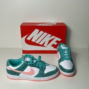 Nike Dunk Low SNAKESKIN Washed Teal/Bleached Coral Sneakers Men 10, Women 11.5